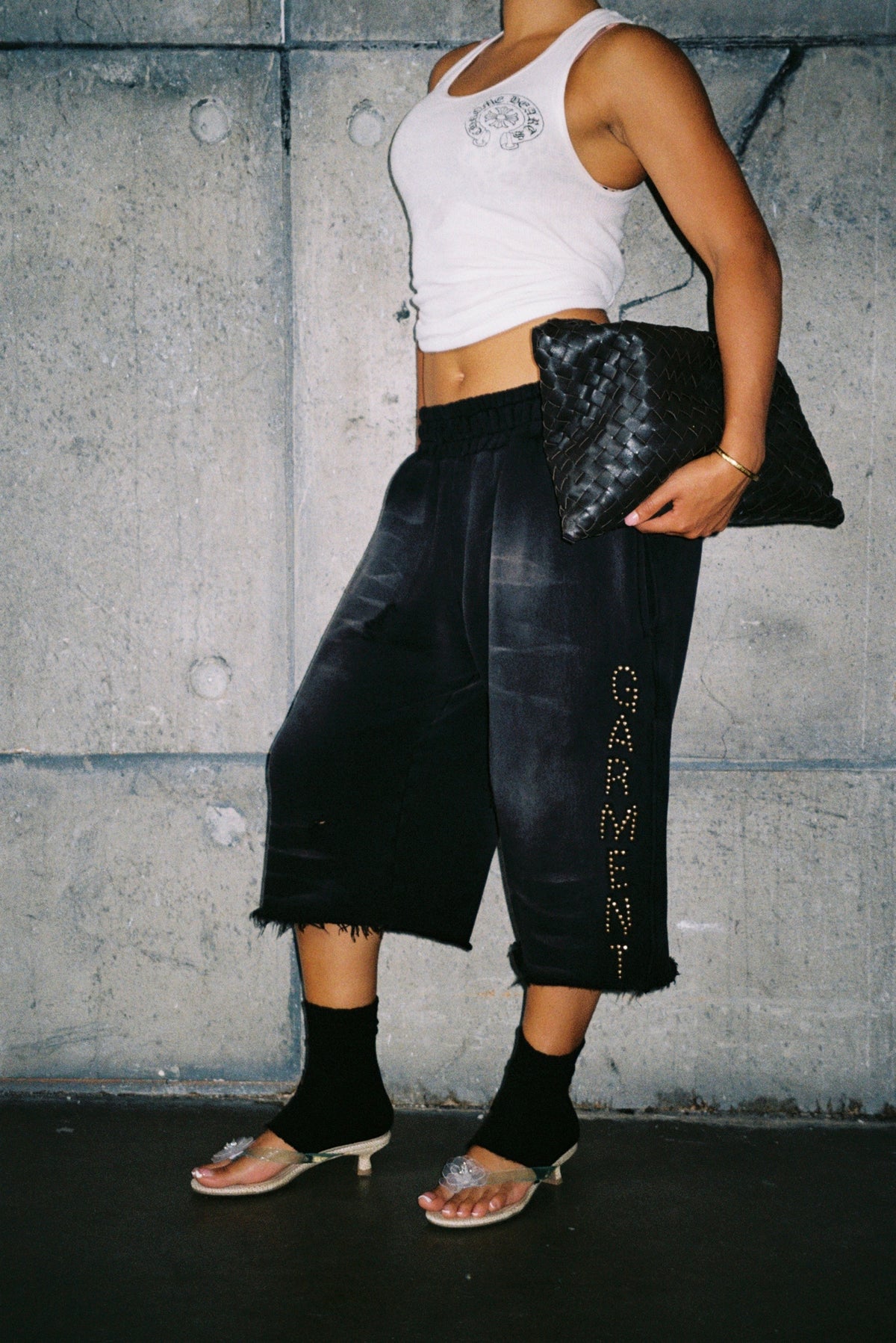 BLACKOUT STUDDED 3/4 SHORTS